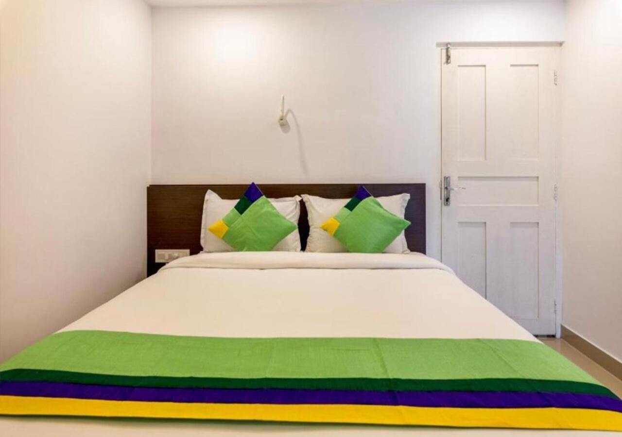 Airport Avenue Plaza Hotel เนดุมบัสเซรี ภายนอก รูปภาพ
