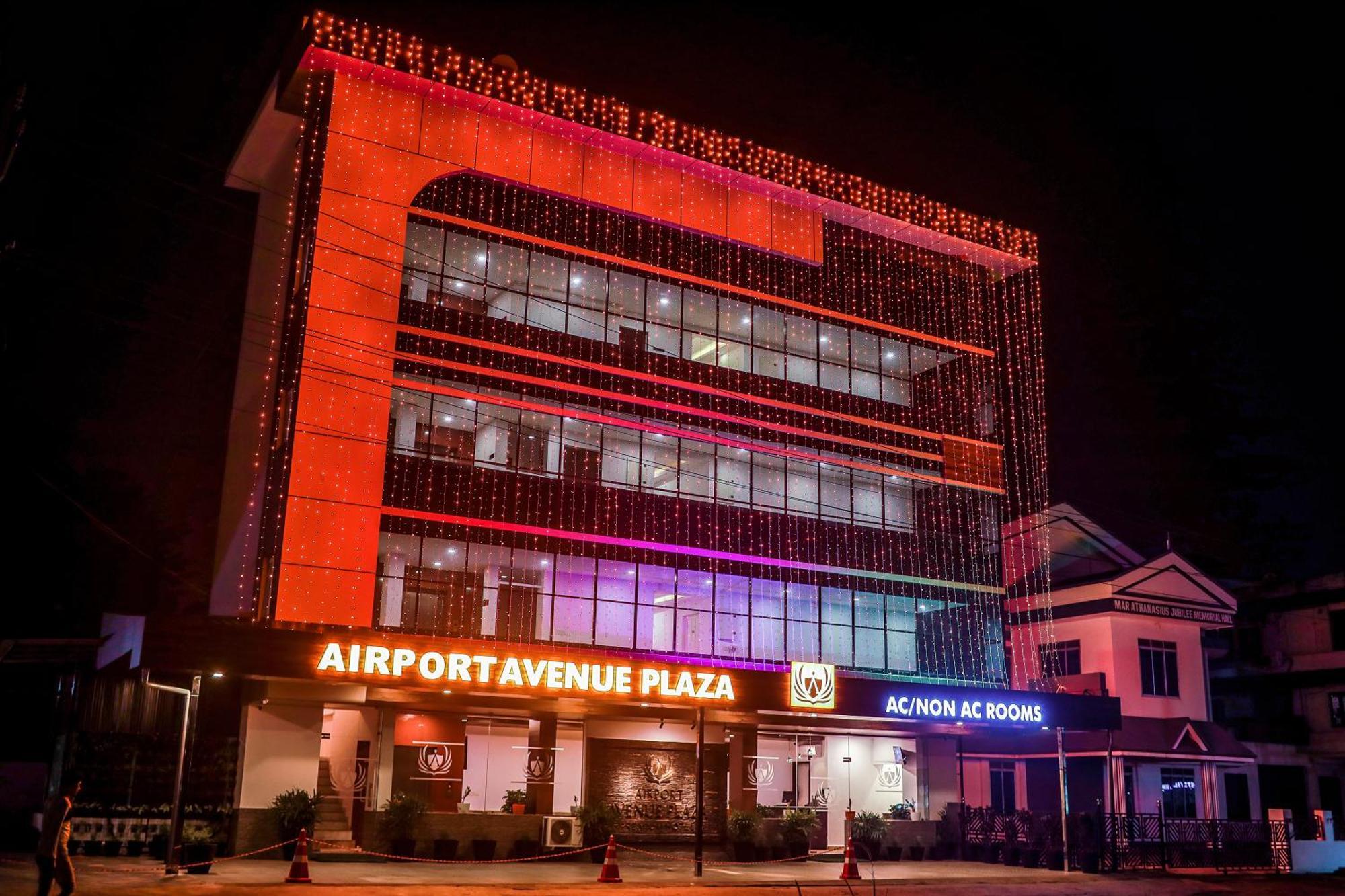 Airport Avenue Plaza Hotel เนดุมบัสเซรี ภายนอก รูปภาพ