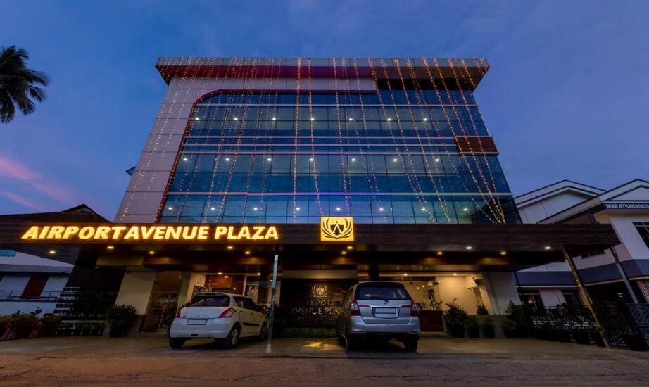 Airport Avenue Plaza Hotel เนดุมบัสเซรี ภายนอก รูปภาพ